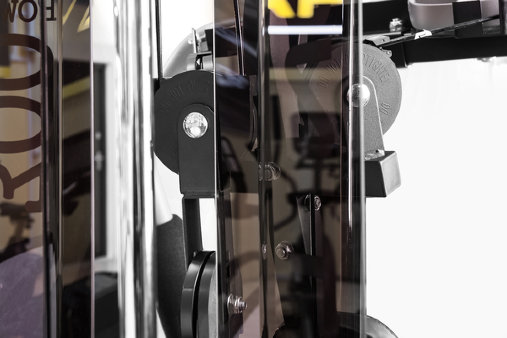 Прочный стальной трос гарантирует надежную и безопасную работу, испытано весом 600 кг Прочный стальной трос гарантирует надежную и безопасную работу, испытано весом 600 кг