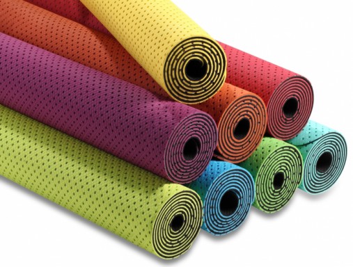 Мат для йоги 6 мм двухслойный перфорированный красный Original Fit.Tools Мат для йоги 6 мм двухслойный перфорированный красный Original Fit.Tools