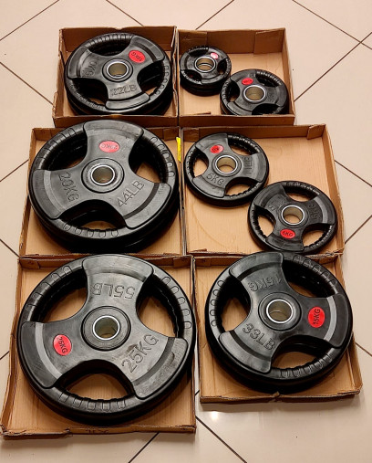 Набор олимпийских дисков 51 мм. обрезиненных (пары) от 1,25-25 кг с 3-мя хватами VictoryFit Набор олимпийских дисков 51 мм. обрезиненных (пары) от 1,25-25 кг с 3-мя хватами VictoryFit