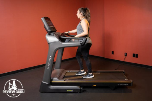 Беговая дорожка домашняя Matrix TF30XIR с 16-дюймовым сенсорным дисплеем Беговая дорожка домашняя Matrix TF30XIR с 16-дюймовым сенсорным дисплеем