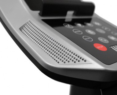 Через разъем Audio IN minijack 3,5 мм можно подключить MP3-проигрыватель, смартфон или планшет. Звук воспроизводится на встроенных в консоль динамиках