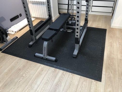 Коврик резиновый черный, 40 x 40 см, толщина 12 мм. MB Barbell