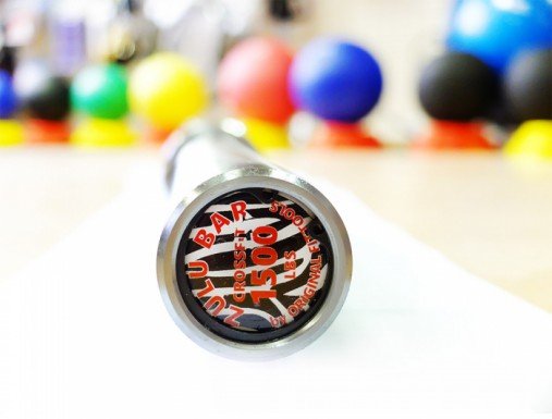 Гриф для кроссфита ZULU двуцветный до 679 кг без центральной насечки OFT Гриф для кроссфита ZULU двуцветный до 679 кг без центральной насечки OFT