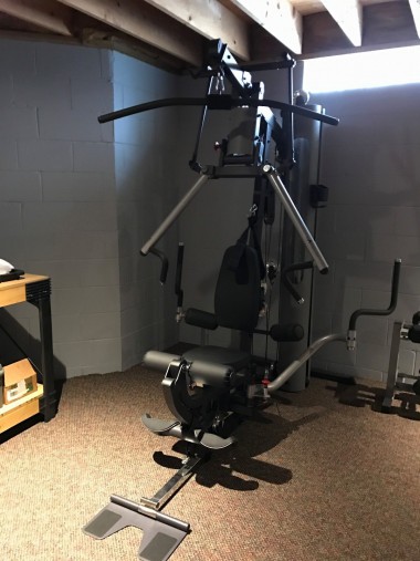 Силовой мультицентр Body Solid G6B со встроенный стеком 95 кг Силовой мультицентр Body Solid G6B со встроенный стеком 95 кг